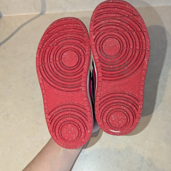 Nike - Toddler SZ 9C - Picture 4 of 8